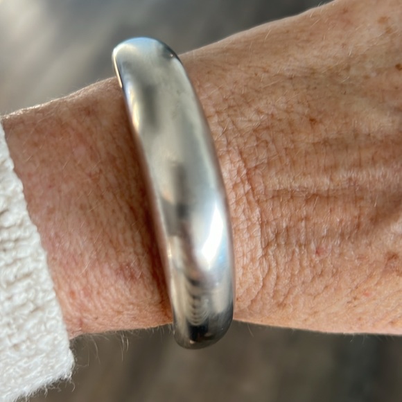 Kendra Scott Kaia Bangle Bracelet With Tags and Dust Bag - Picture 12 of 13